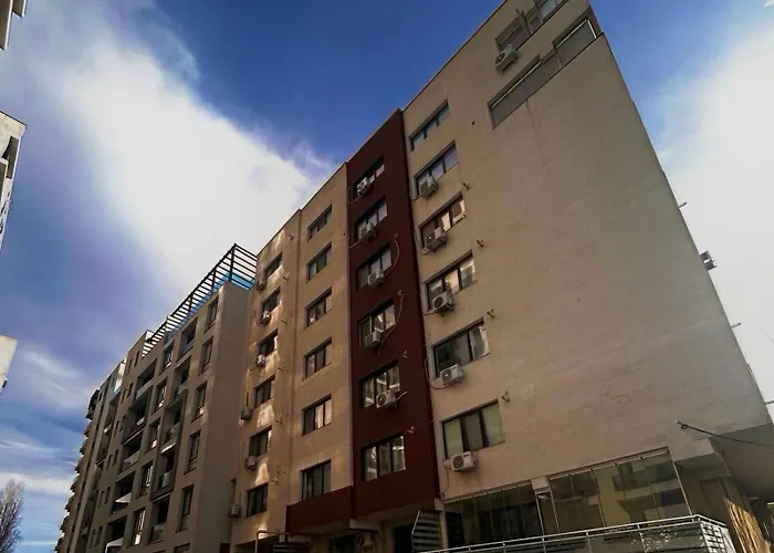 Apartmán Cozy With Self Check-in Near Promenada Mall And Verdi Park *