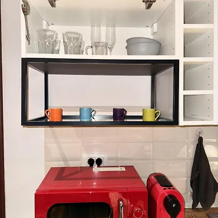 Διαμέρισμα Cozy With Self Check-in Near Promenada Mall And Verdi Park *