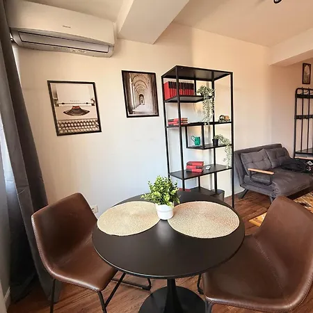 Cozy With Self Check-in Near Promenada Mall And Verdi Park דירה