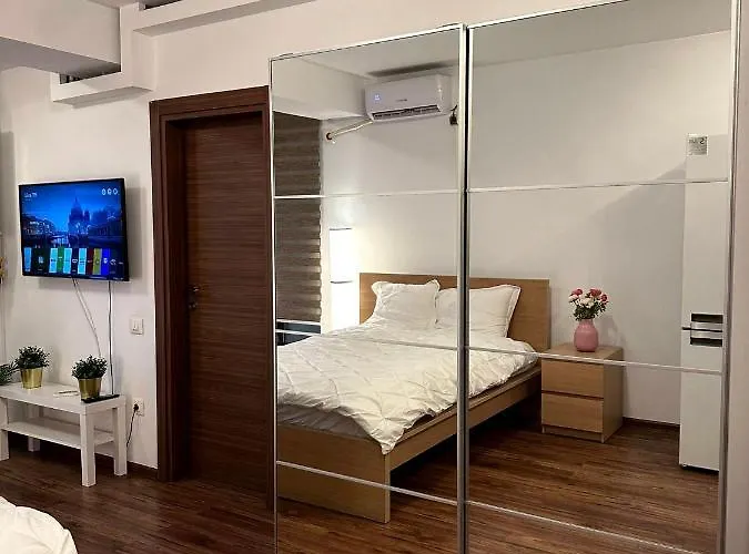 Апартаменти Cozy With Self Check-in Near Promenada Mall And Verdi Park *