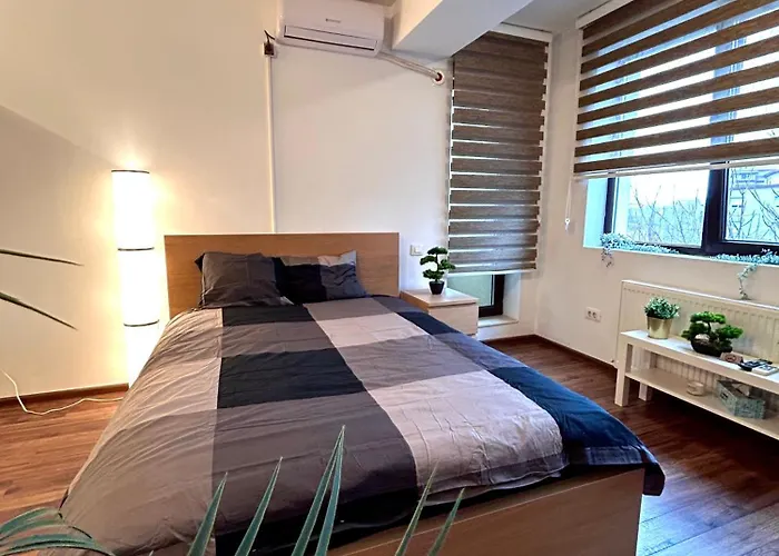 Апартаменти Cozy With Self Check-in Near Promenada Mall And Verdi Park Бухарест