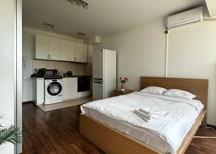 Cozy With Self Check-in Near Promenada Mall And Verdi Park *