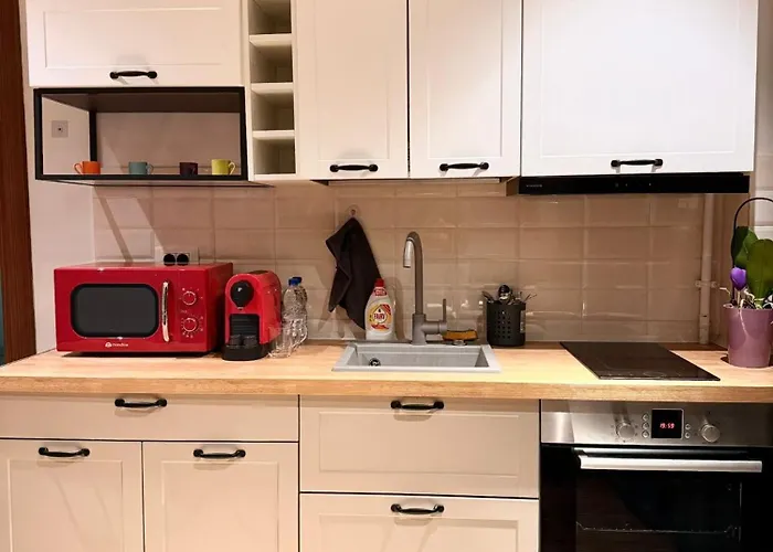 Cozy With Self Check-in Near Promenada Mall And Verdi Park