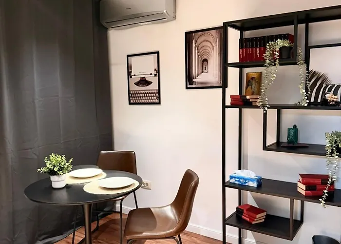 Cozy With Self Check-in Near Promenada Mall And Verdi Park Apartment