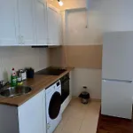 アパート Cozy With Self Check-in Near Promenada Mall And Verdi Park