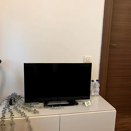 Cozy With Self Check-in Near Promenada Mall And Verdi Park Apartment *